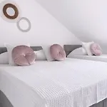 Nestup - Zentrales Mit Boxspringbetten, Smart-tv Und Ausgestatteter Kueche Apartment *