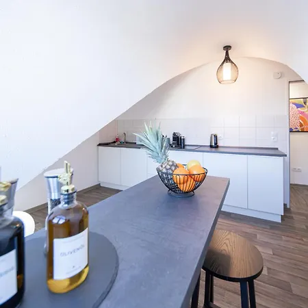 Nestup - Zentrales Mit Boxspringbetten, Smart-tv Und Ausgestatteter Kueche