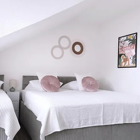 公寓 Nestup - Zentrales Mit Boxspringbetten, Smart-tv Und Ausgestatteter Kueche *