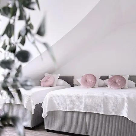 Nestup - Zentrales Mit Boxspringbetten, Smart-tv Und Ausgestatteter Kueche