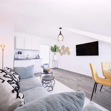 Nestup - Zentrales Mit Boxspringbetten, Smart-tv Und Ausgestatteter Kueche Appartement Kassel