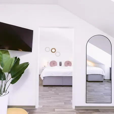 Nestup - Zentrales Mit Boxspringbetten, Smart-tv Und Ausgestatteter Kueche Appartement Kassel