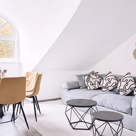 Nestup - Zentrales Mit Boxspringbetten, Smart-tv Und Ausgestatteter Kueche * Kassel